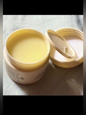 Nature Well vanilla lip mask New without box Women’s makeup